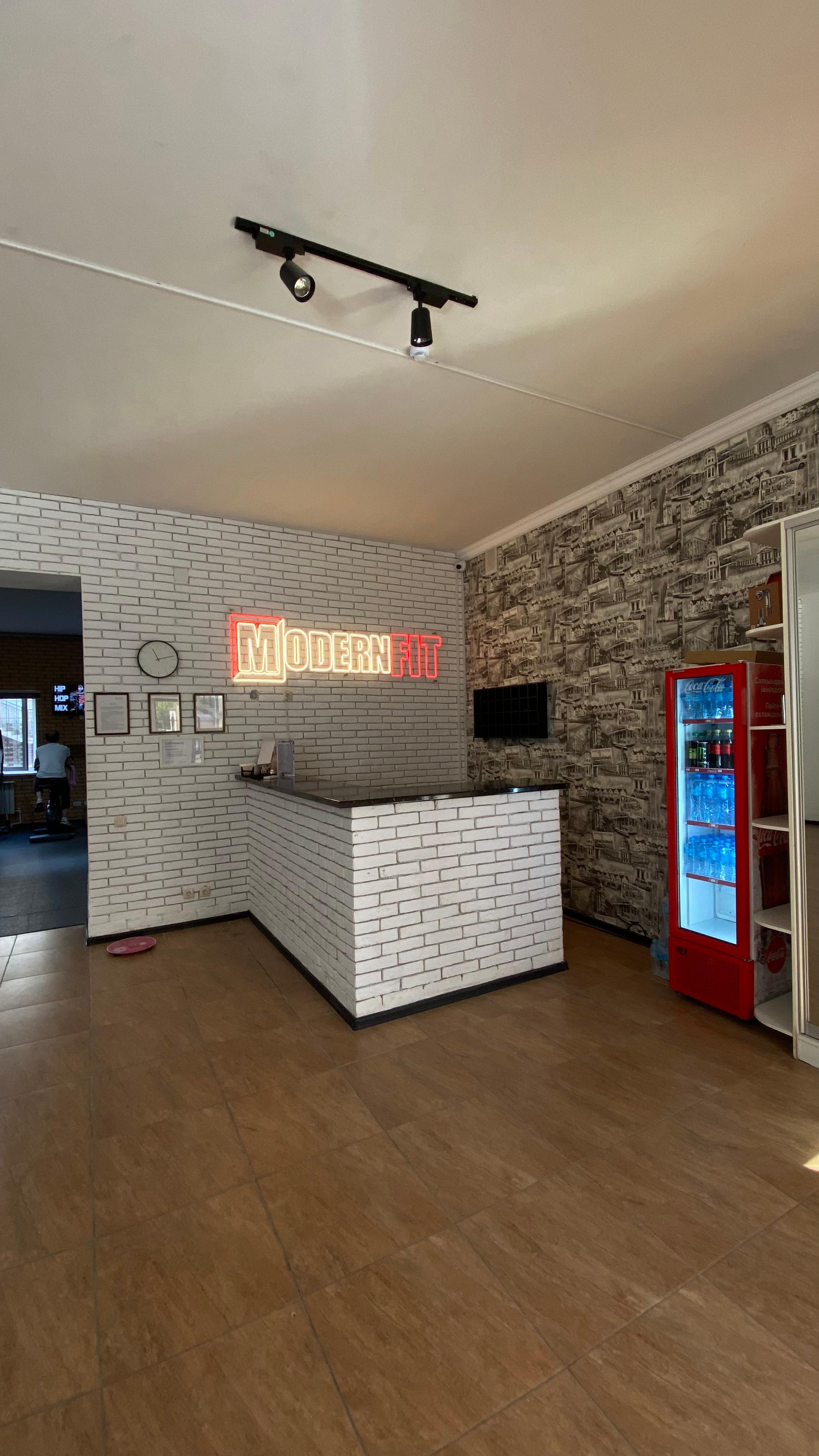Modern fit studio image