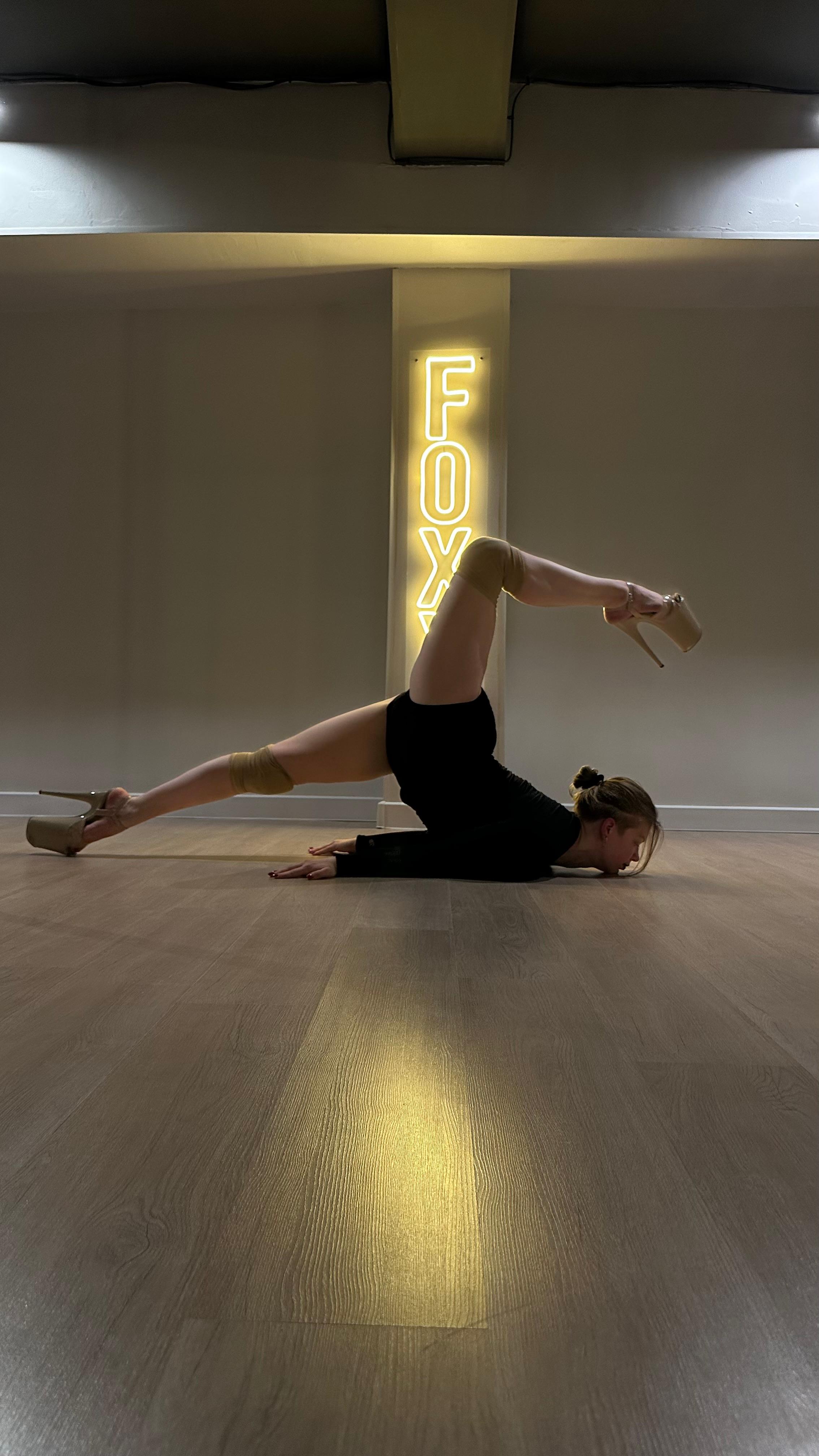 Foxy_polestudio studio image