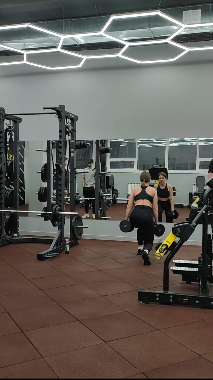 Premium Fitness studio image