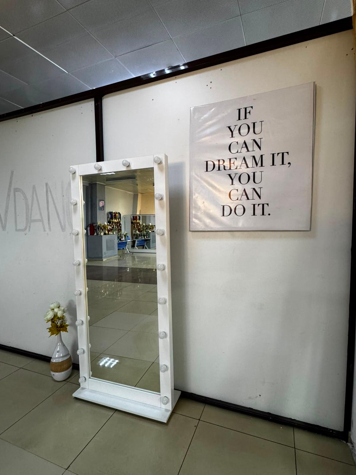 AV dance studio studio image